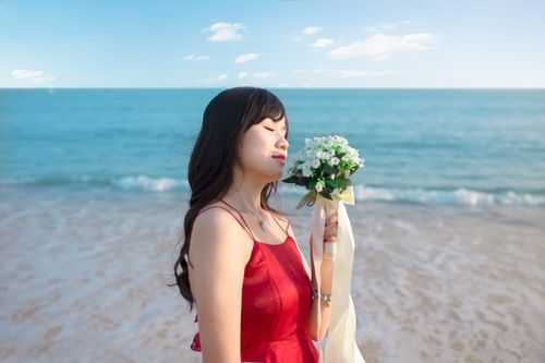 2025年海边少女图鉴 从追光到追潮的影像指南