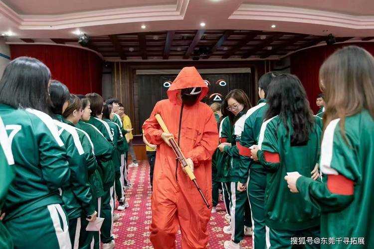2025年深度解析 鱿鱼游戏 生存游戏背后的社会解剖